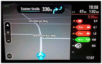 Mobiles Navigationsgerät mit einigen Verkehrsstörungen im Test
