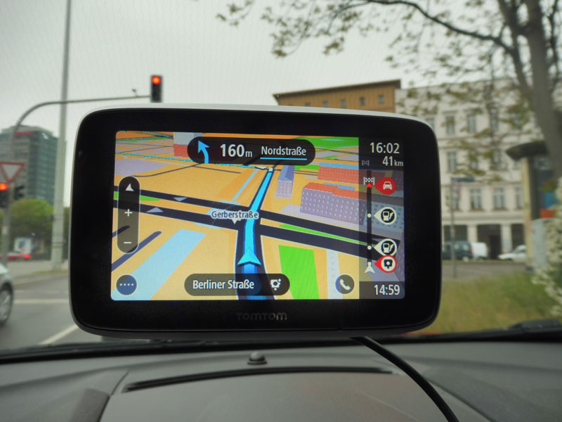TomTom Go Premium Navigationsgerät im Navi Test 2019