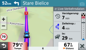 Garmin Navigationsgerät im 3 D Modus mit Live Verkehrsdaten